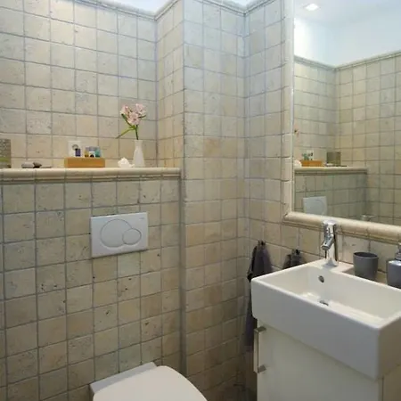 فندق مبيت وإفطار Rue Sade 2*