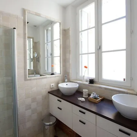 Rue Sade 2* アンティーブ