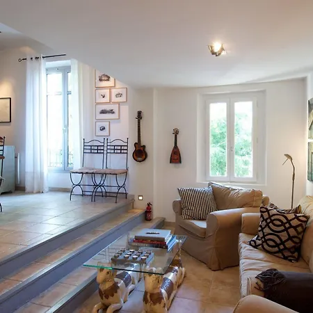 Rue Sade 2* アンティーブ