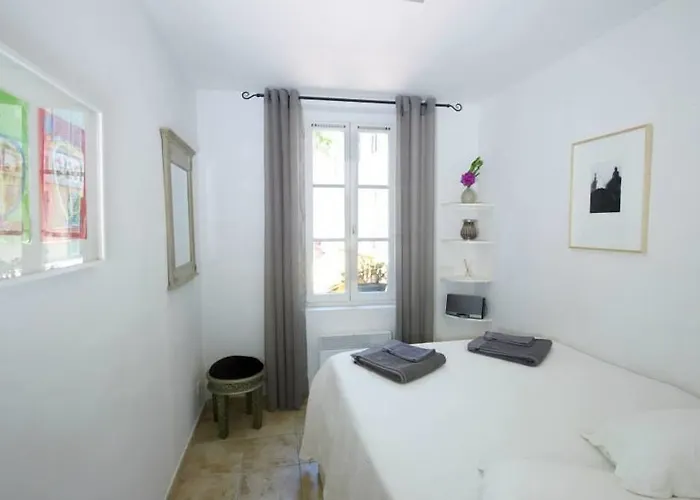 Rue Sade Bed and breakfast