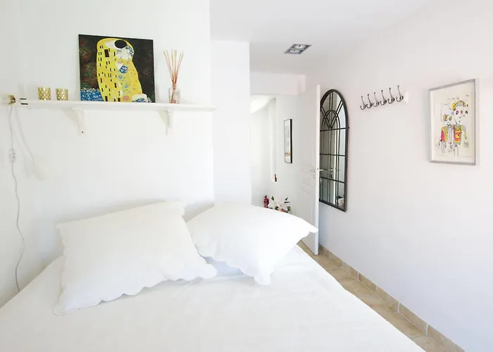 Rue Sade Bed and breakfast